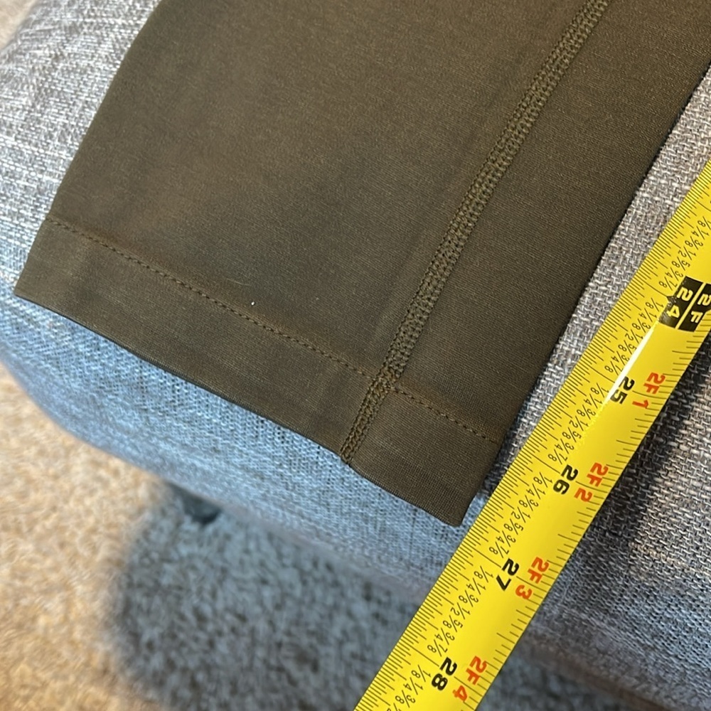 Lululemon olive green pants back zippers, but in front - Picture 2 of 12